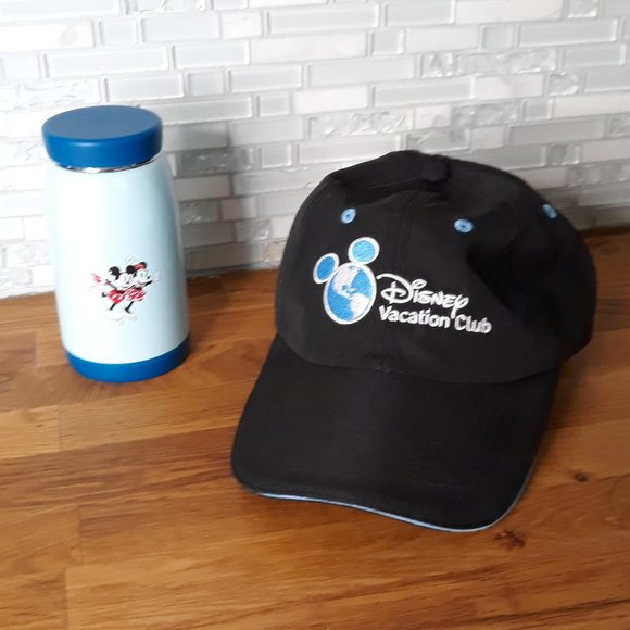 🆕 DISNEY • Hat and skating Mickey & Minnie THERMOS vacation resort holiday - Picture 1 of 5
